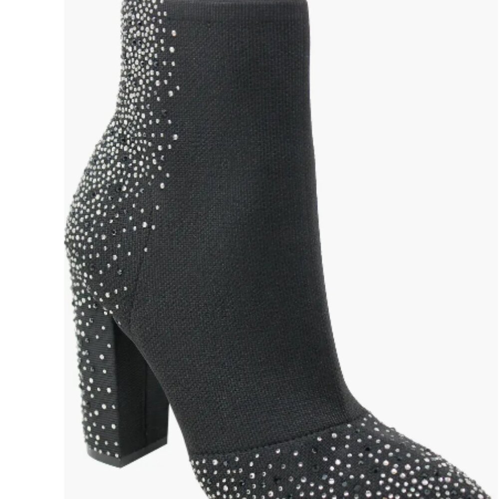 NWT Charles By Charles David Popularity Bootie Black